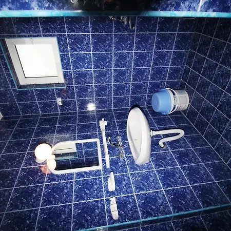 ゾヤ ゲスト ハウス ラヴダ