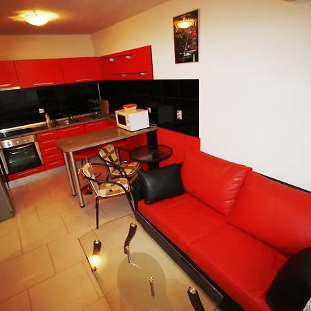 ゾヤ ゲスト ハウス ラヴダ