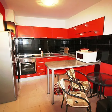 ゾヤ ゲスト ハウス 2* ラヴダ