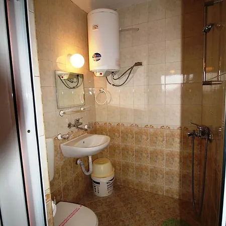 ゾヤ ゲスト ハウス ゲストハウス ラヴダ